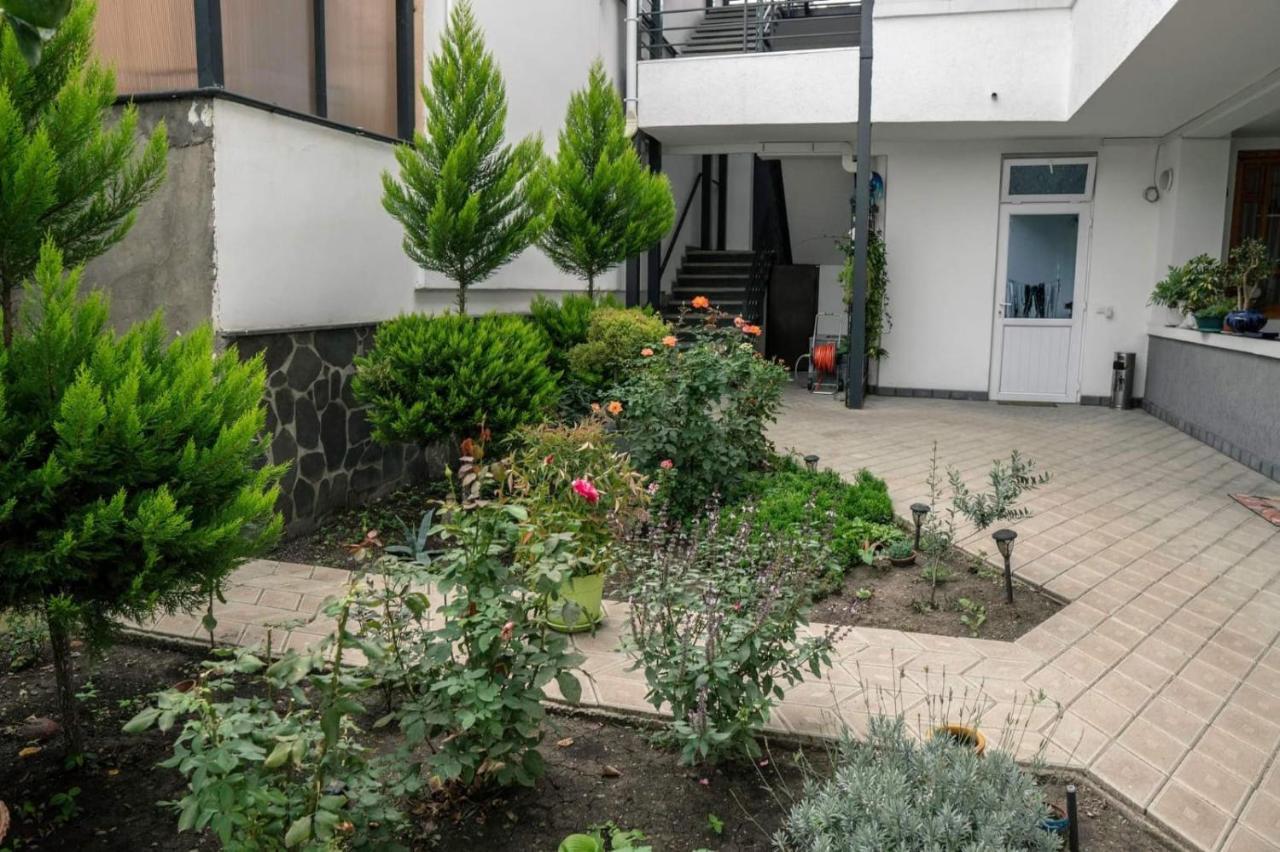 Westay Hotel Tbilisi Exteriör bild