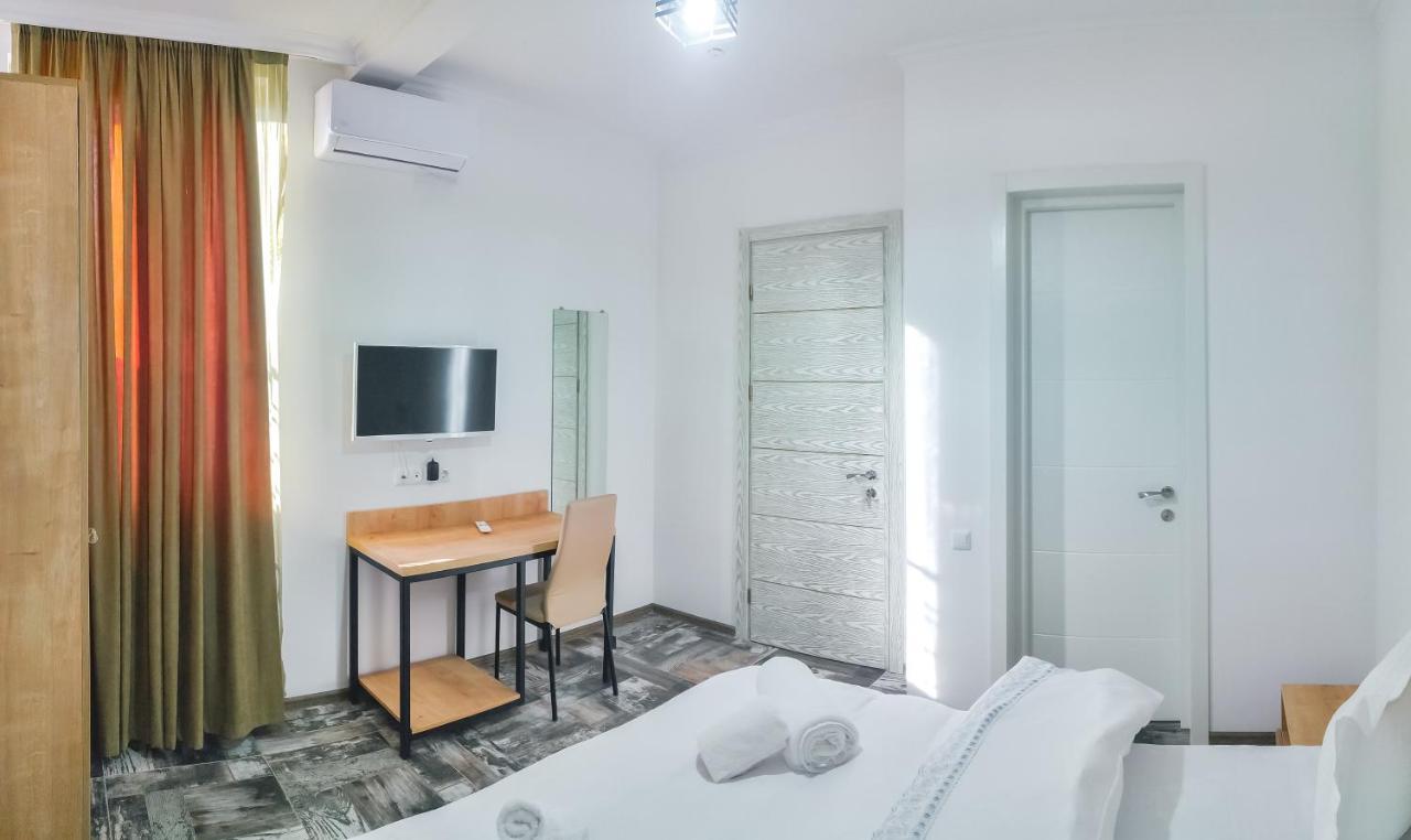 Westay Hotel Tbilisi Exteriör bild